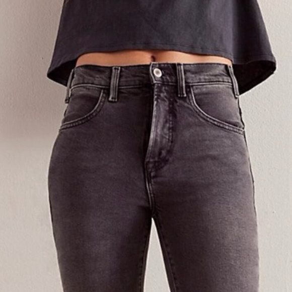 NWT, We The Free Low Maintenance Mid Rise Crop Boot Jeans in Washed Black Sz 32 - Picture 5 of 13